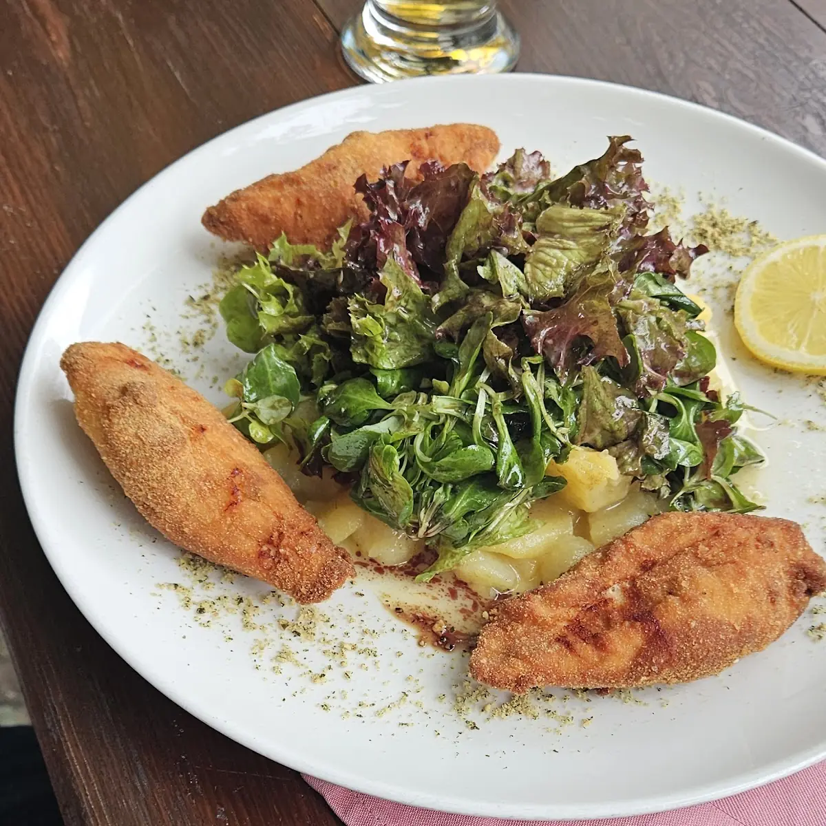 Backhendelsalat