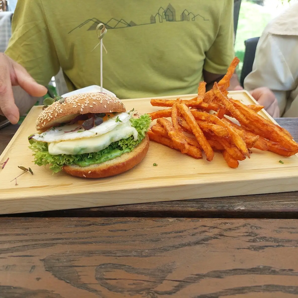 Gemüseburger Süsskartoffelpommes