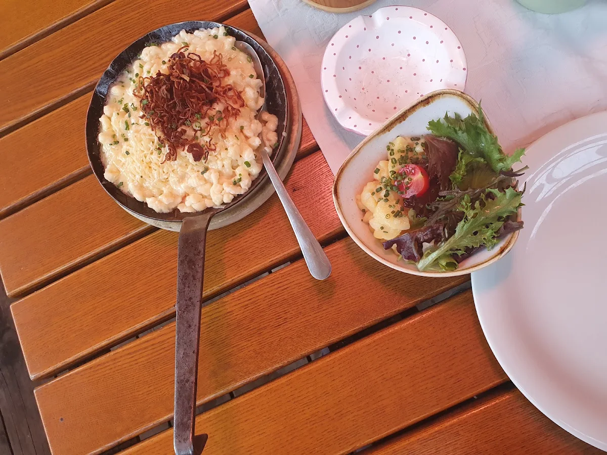 Käsknöpfle Mit Salat