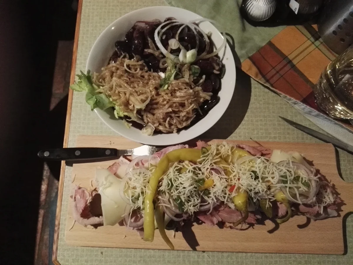 Belegtes Brot U Bohnen - Rettichsalatschüssel