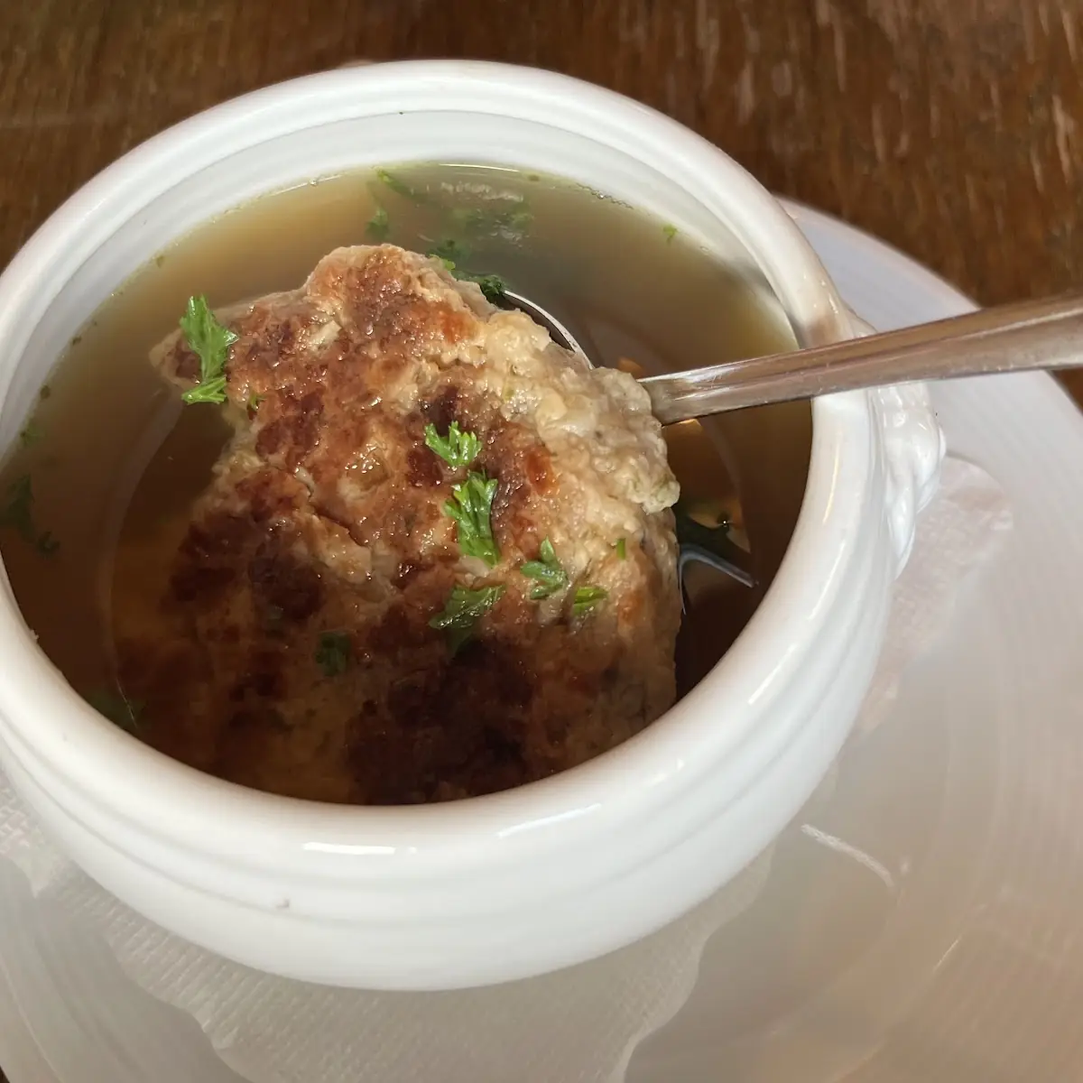 Rindsuppe Mit Kaspressknödel