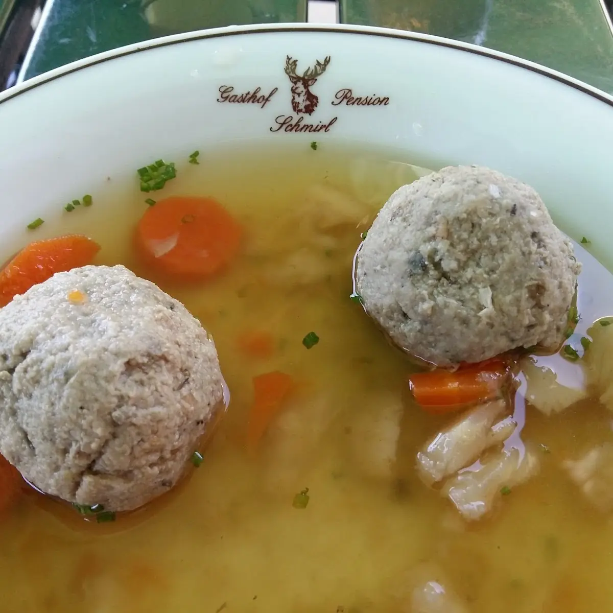 Leberknödelsuppe