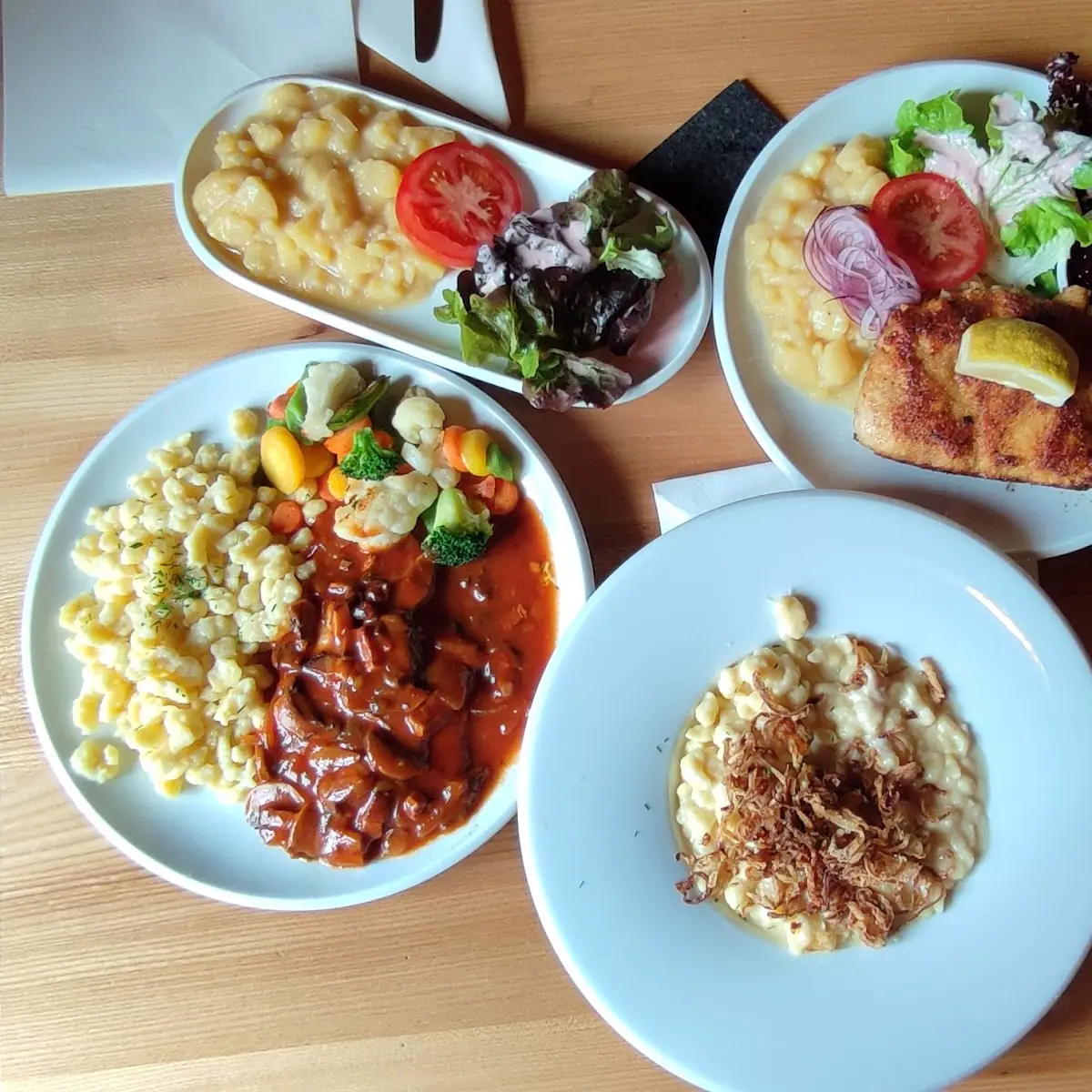 Alpschnitzel Kässpätzle Steak Au Four Hausgemachter Kartoffelsalat