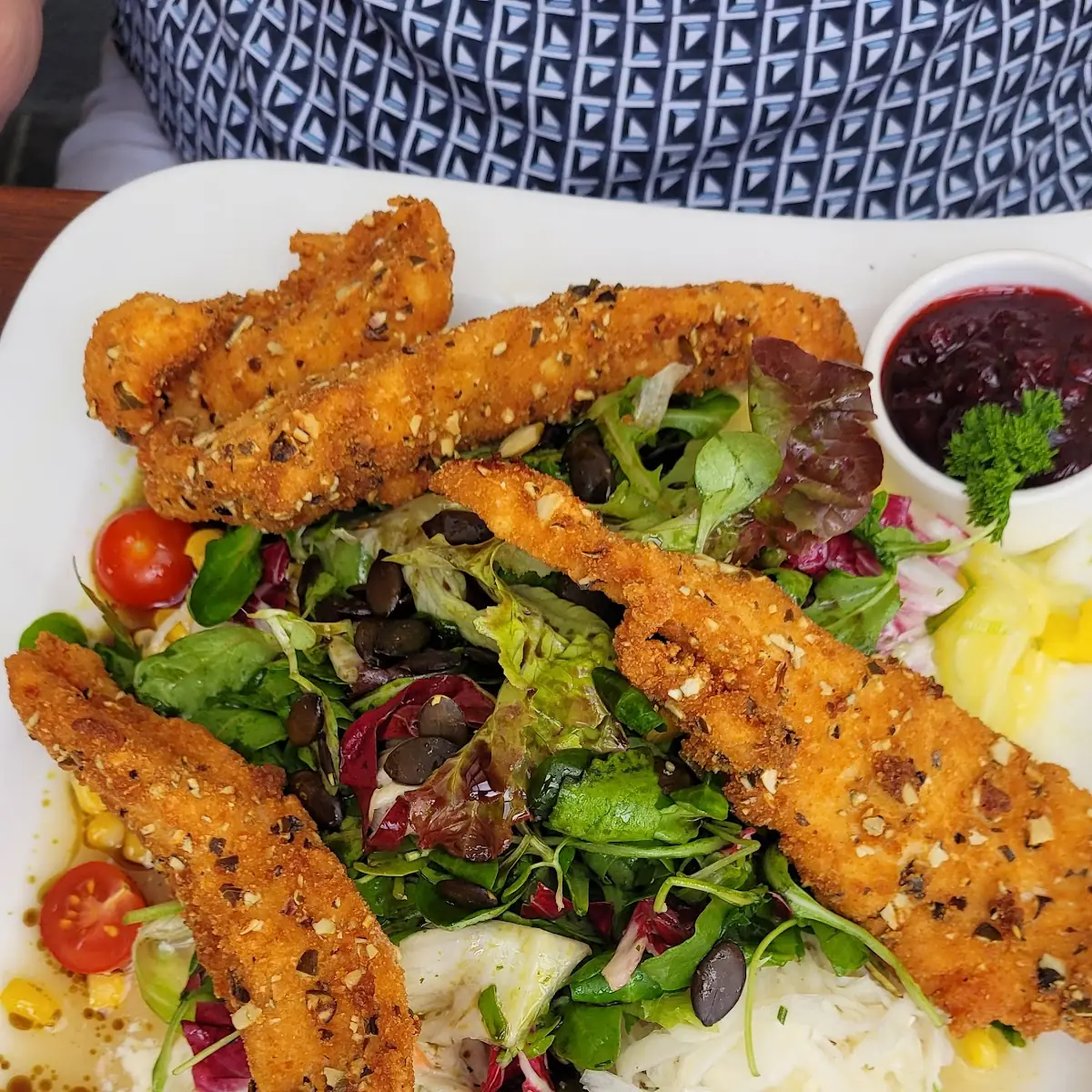 Hähnchen Steierische Kürbispanade Mit Salat