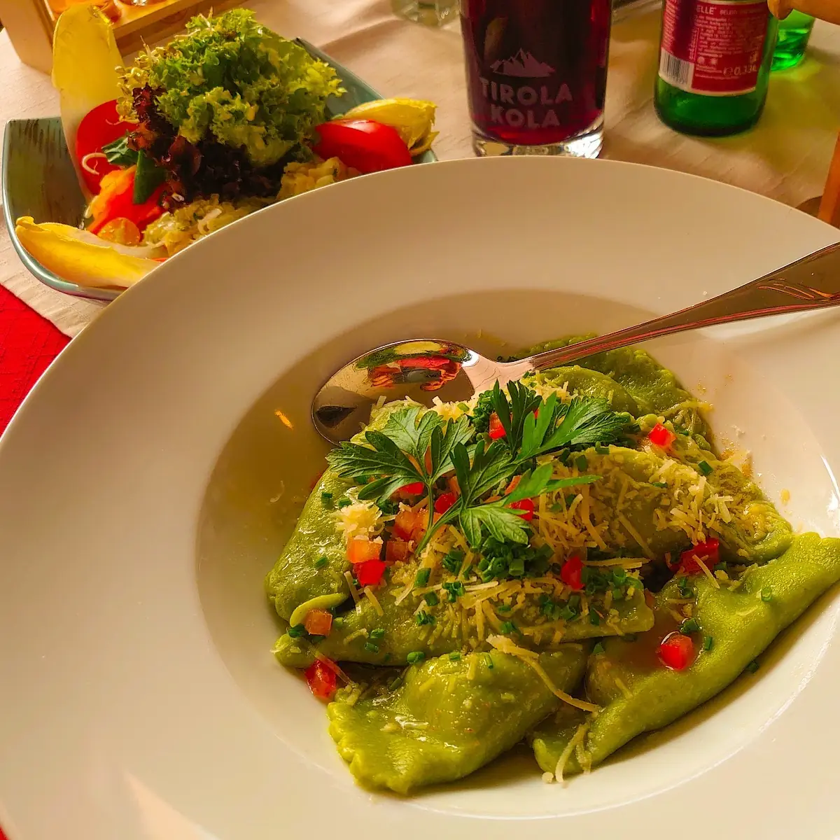Schlutzkrapfen Mit Salat