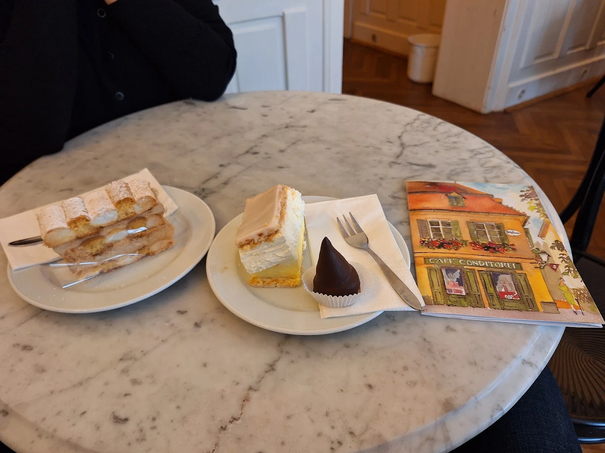 Kardinalschnitte Cremeschnitte Und Pariser Spitz