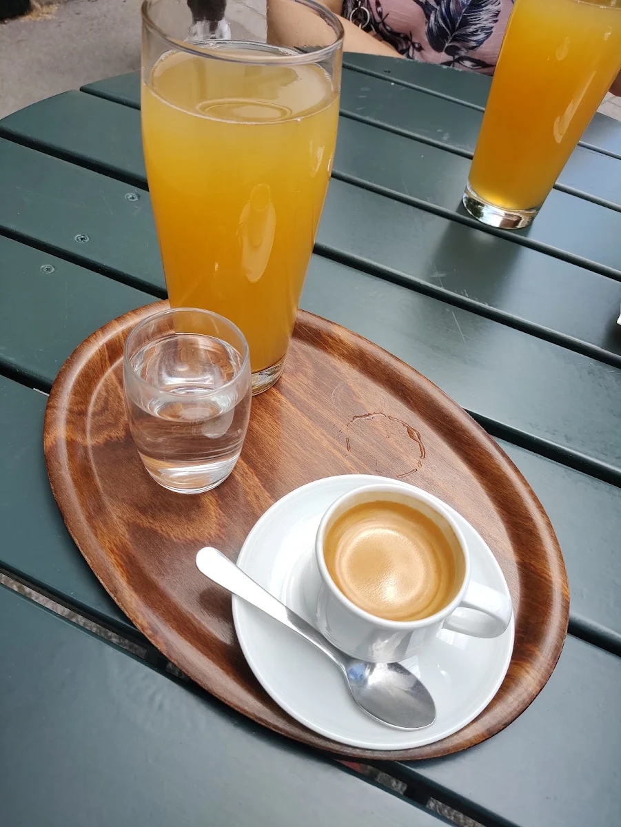 Verlängerter Apfelsaft Gespritzt
