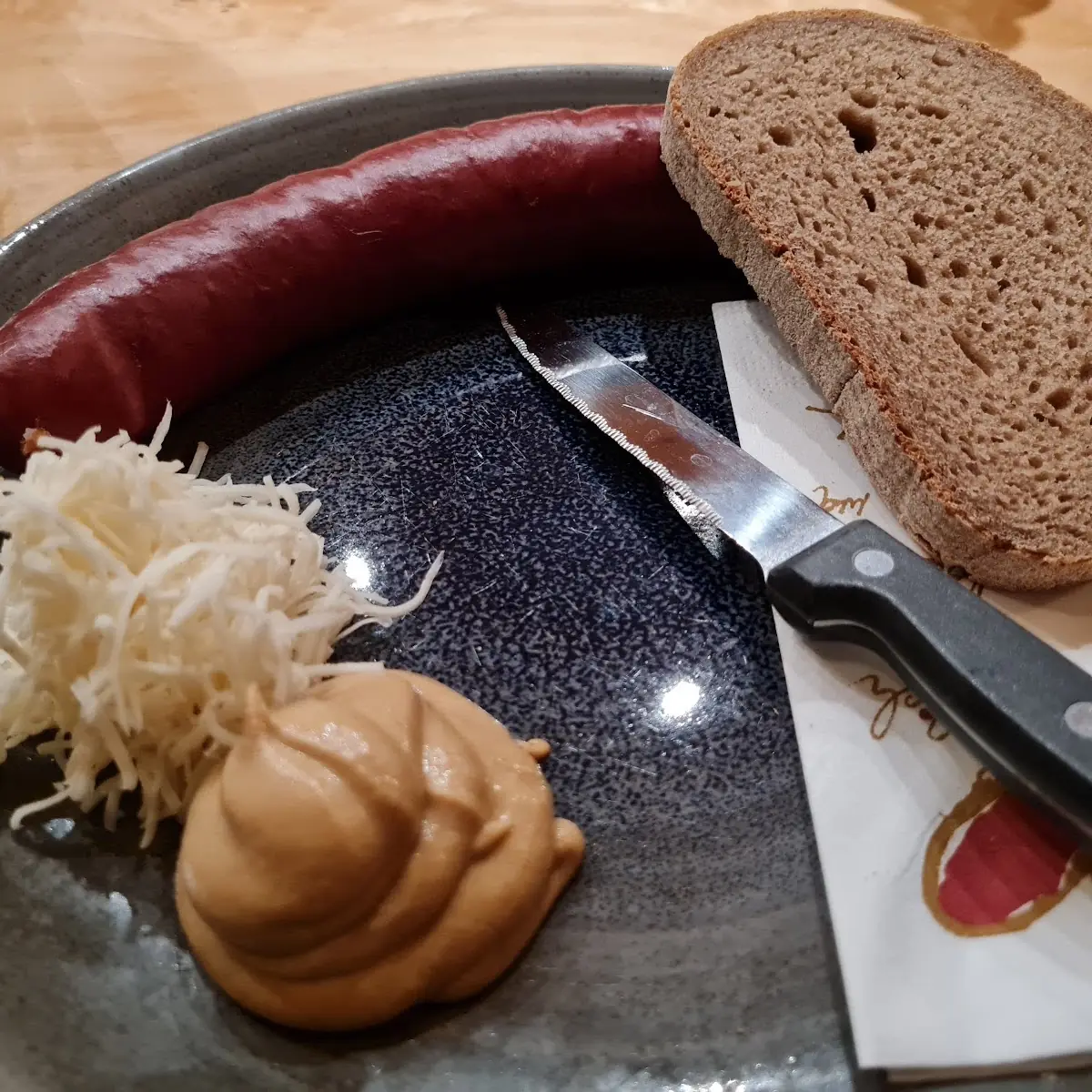 Hauswurst Mit Brot