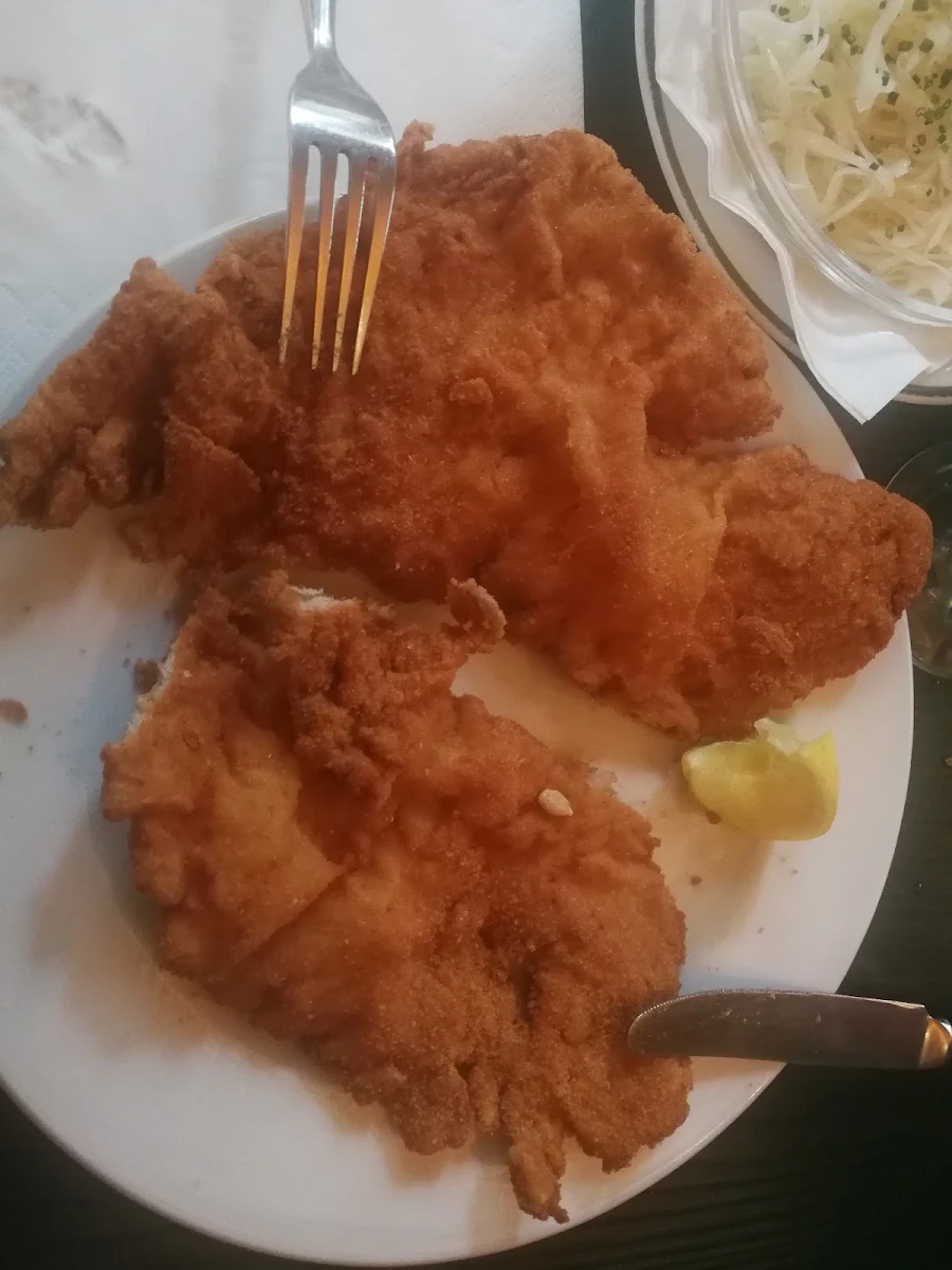Schweinsschitzel Im Schmalz In Der Pfanne Herausgebacken
