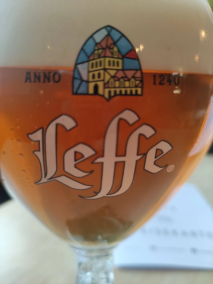 Leffe Blond Exquisites Bier Aus Belgien Vom Fass