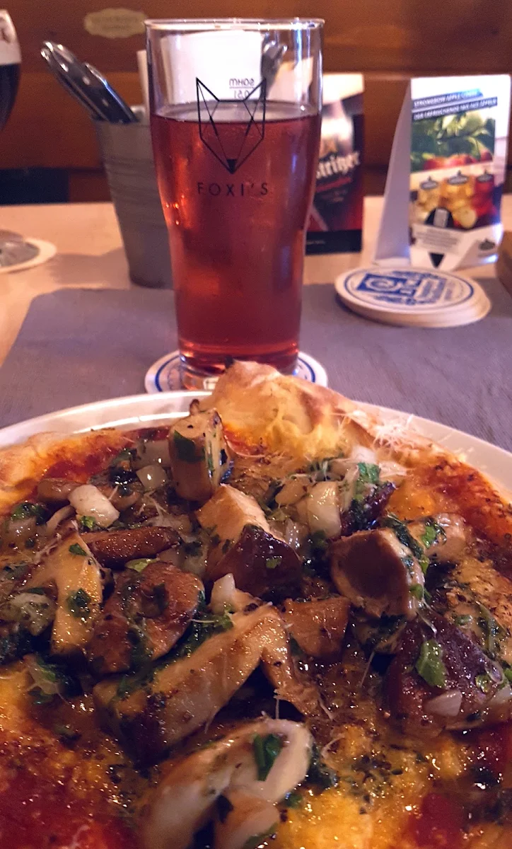 Steinpilz Pizza