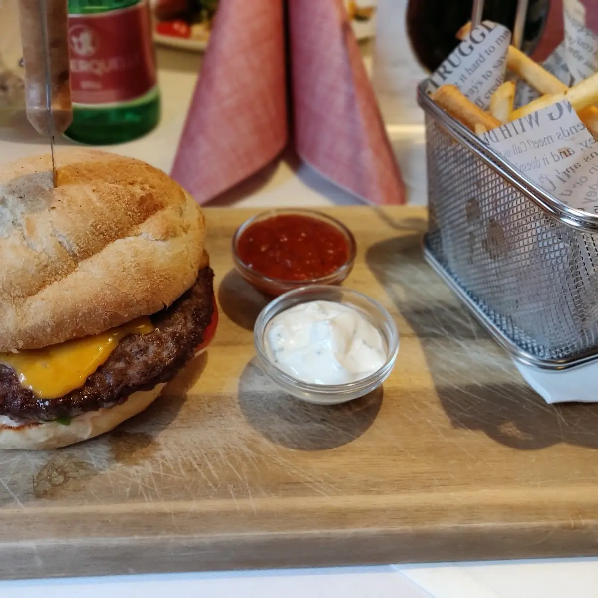 Burger Mit Pommes