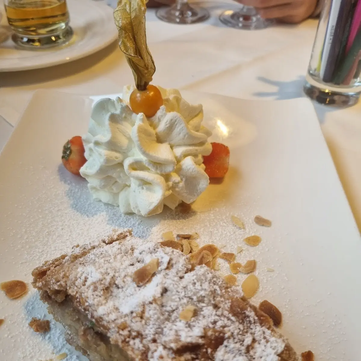 Warmer Gezogener Apfelstrudel