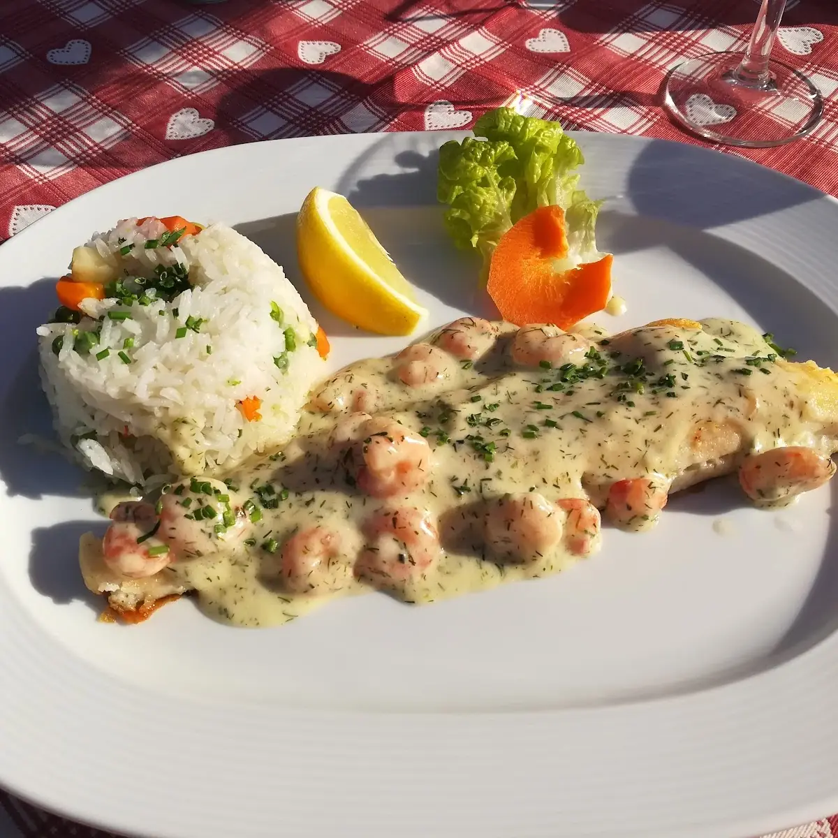 Zanderfilet Mit Gemüsereis Und Schrimps
