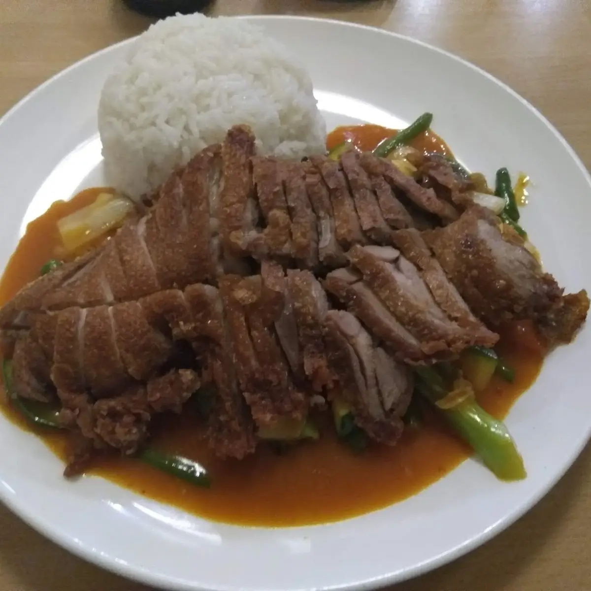 Ente Mit Reis Und Gemüse Mit Rotem Curry Scharf