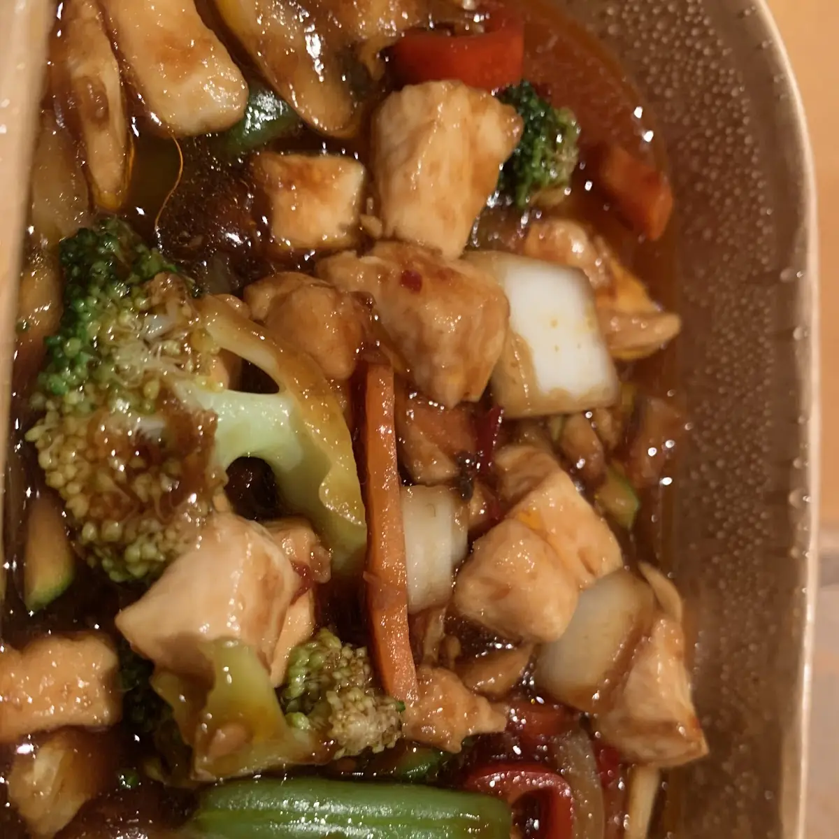 Hühnerfleisch Sichuan Scharf