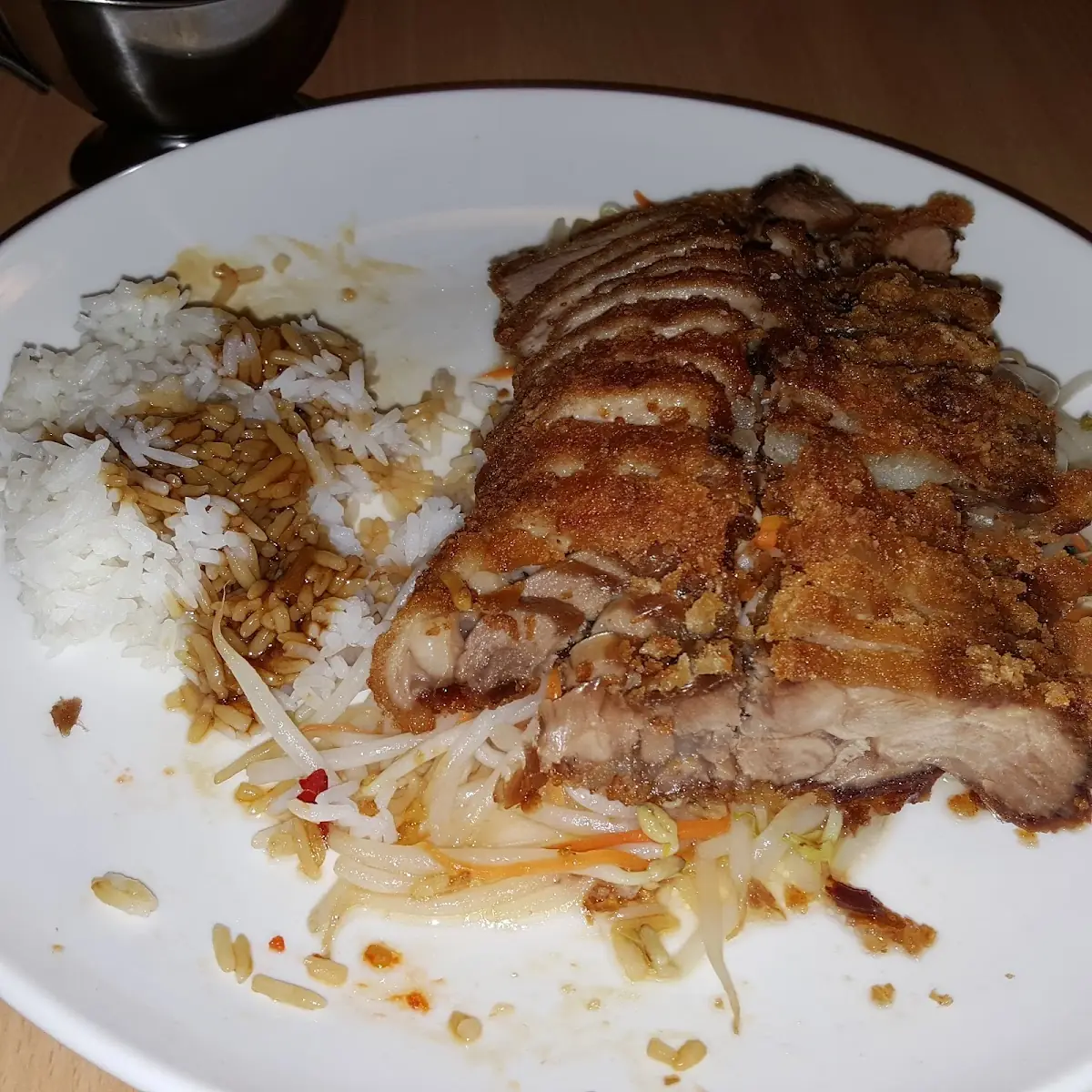Knusprige Ente Mit Reis Und Knoblauchsauce