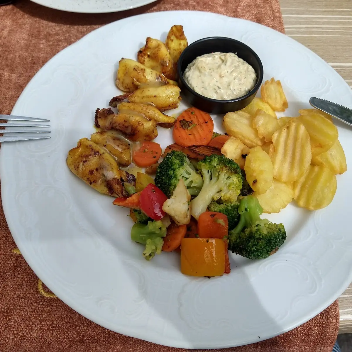 Gegrillte Calamari Mit Kartoffeln Und Gemüse