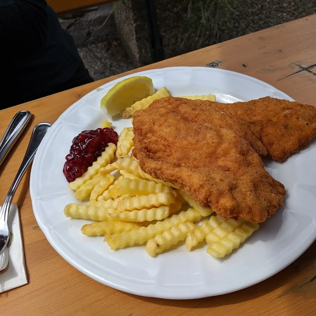 Wiener Schnitzel Mit Pommes