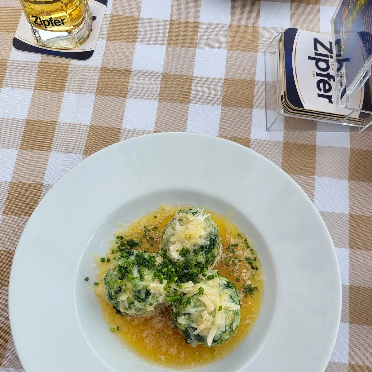 Spinatknödel Mit Parmesan Und Brauner Butter