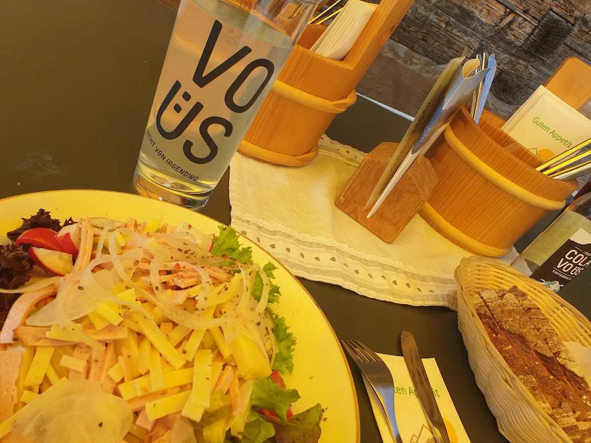 Würst Und Käse Salat