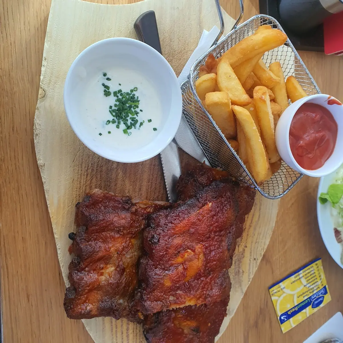 Ripperl Mit Pommes