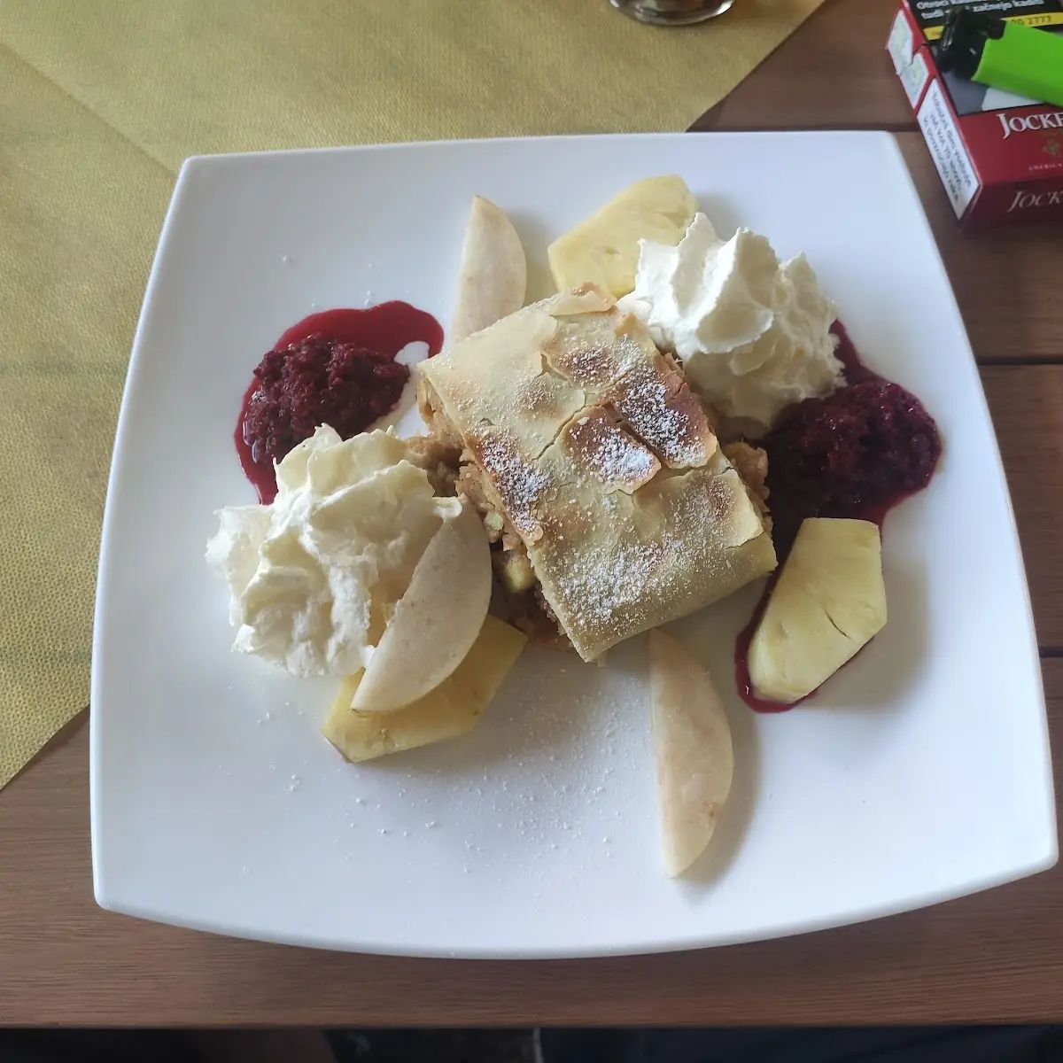 Apfelstrudel