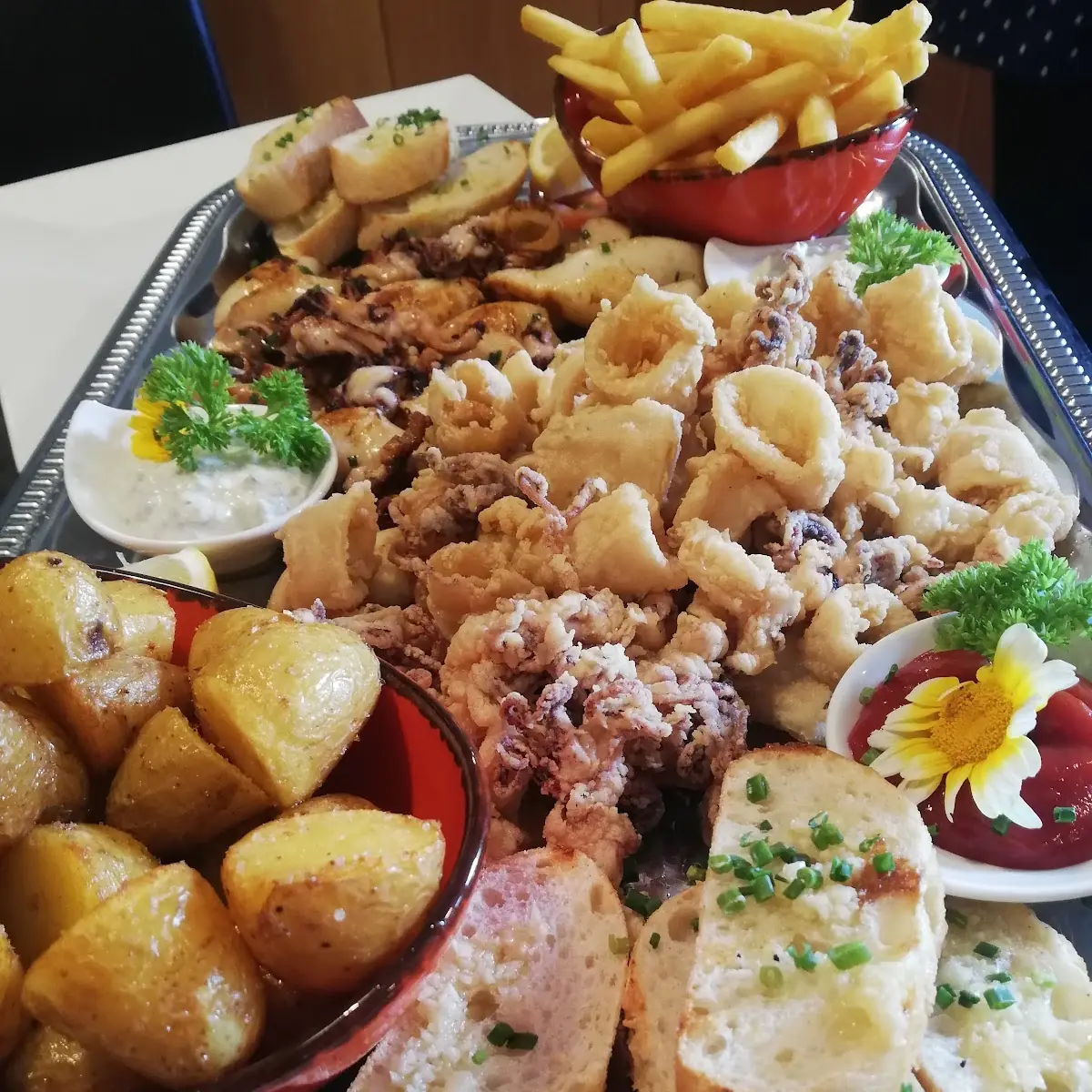 Gegrillte Und Gebackene Calamari