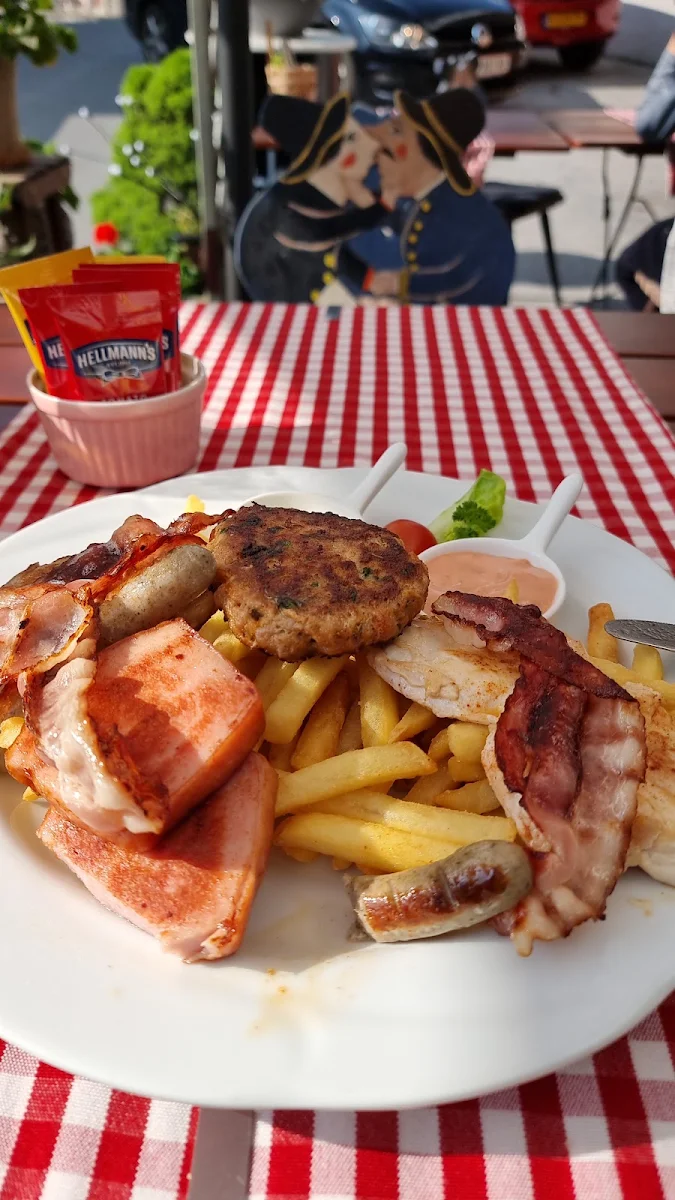 Grillteller Nach Art Des Hauses