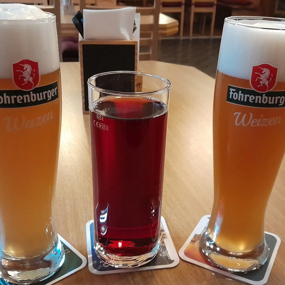 Alkoholfreies Weiszen Johannisbeerschorle Und Weizenbier