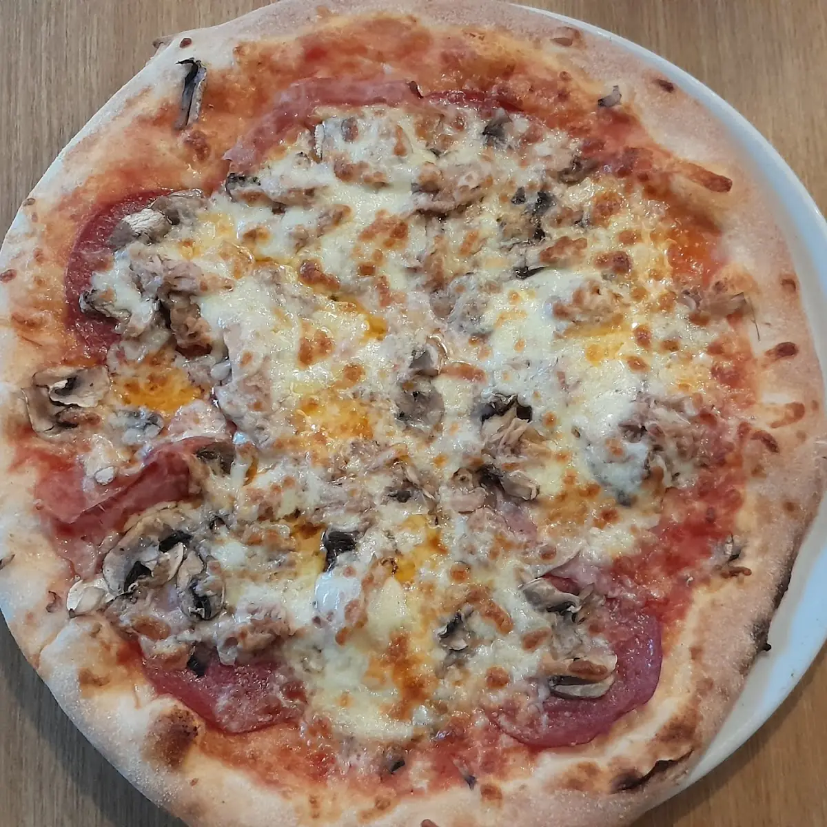 Pizza Calabrese