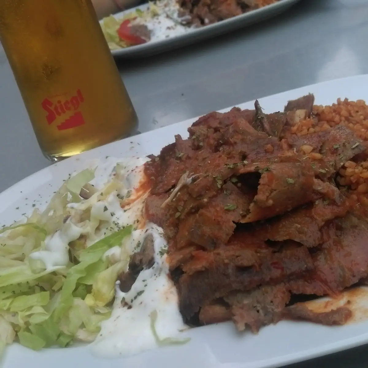 Iskender Kebab Auf Dem Teller
