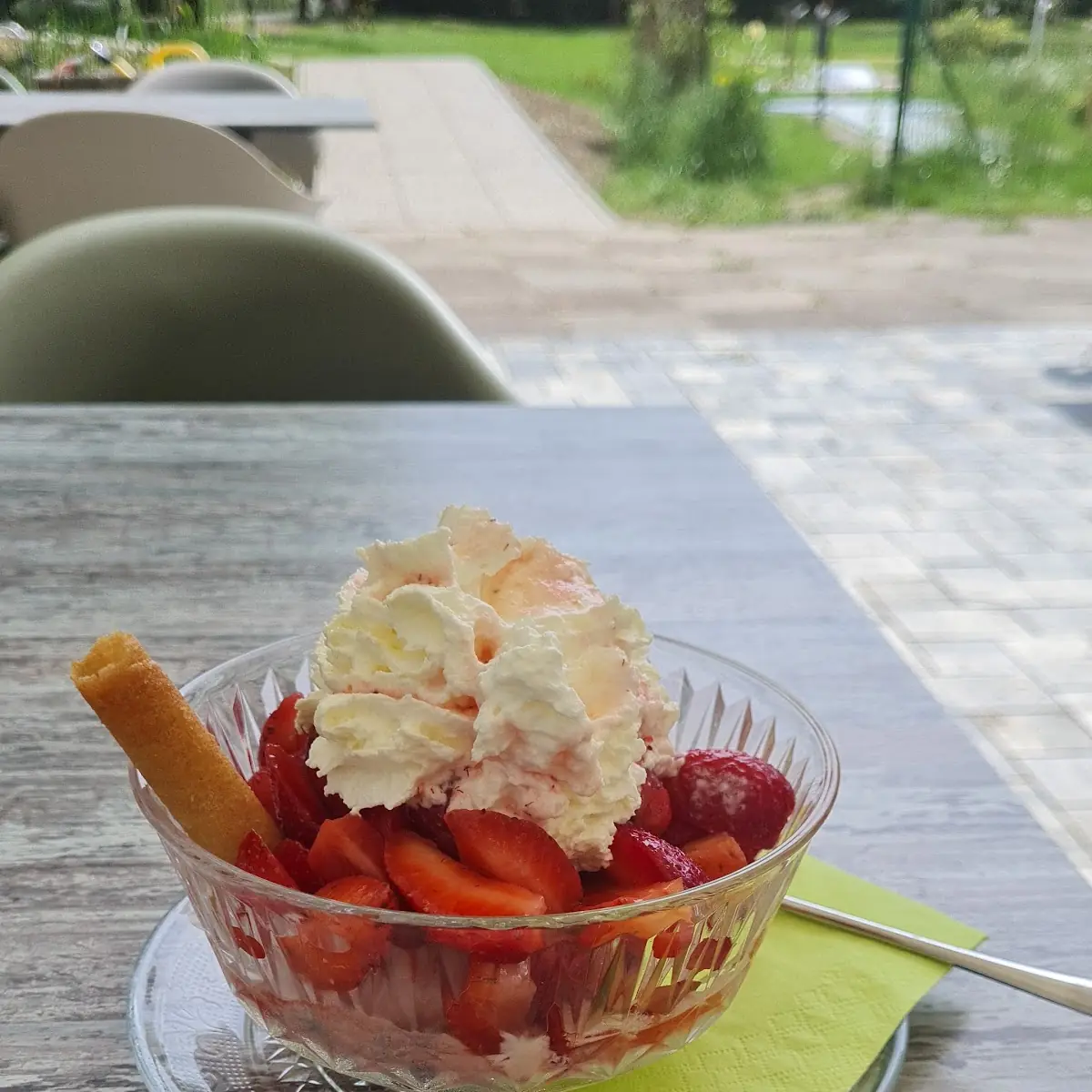 Erdbeerbecher