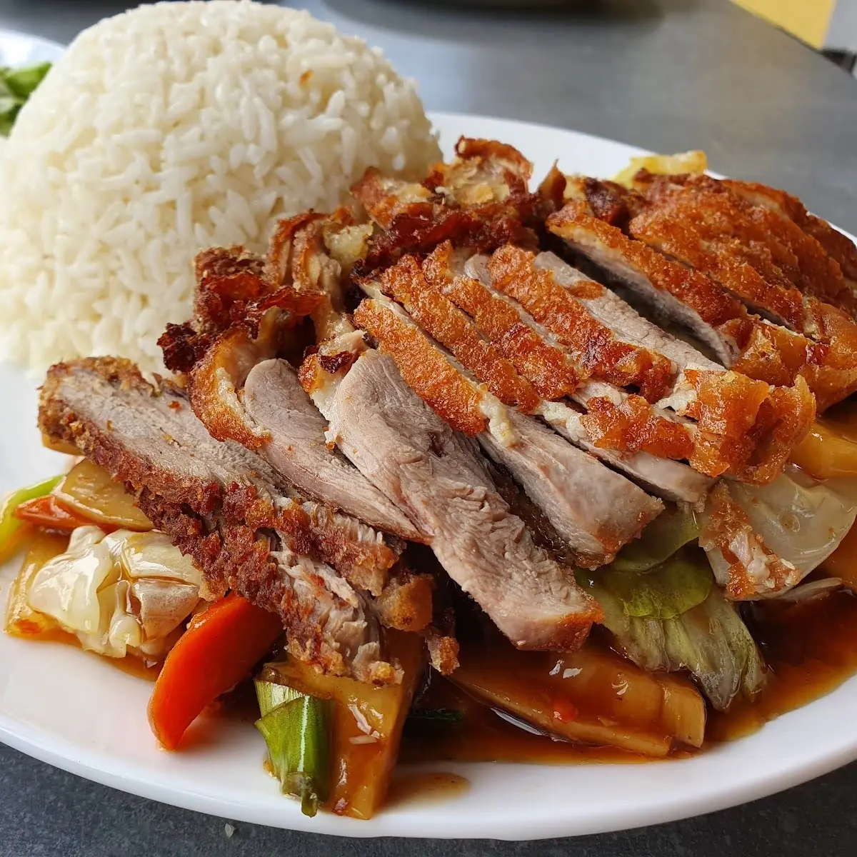 Knusprige Ente Szechuan Art Als Mittagsmenü