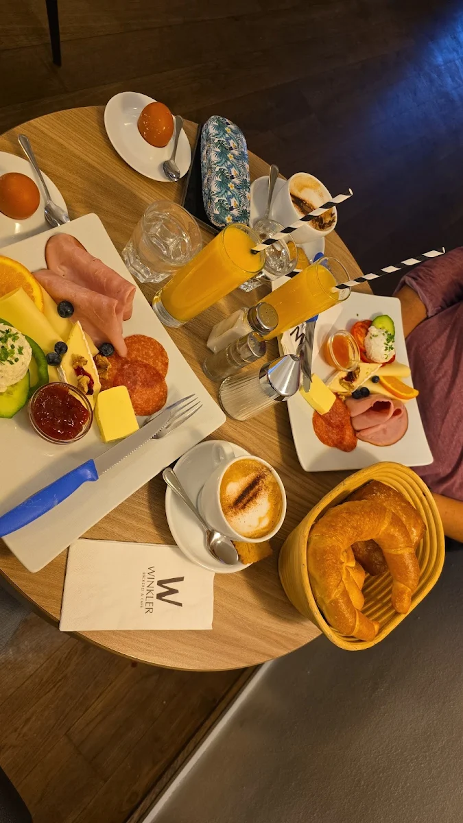 Bäckerfrühstuck & Chai Latte