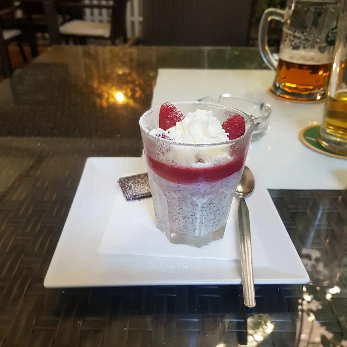 Mohncreme Mit Himbeeren