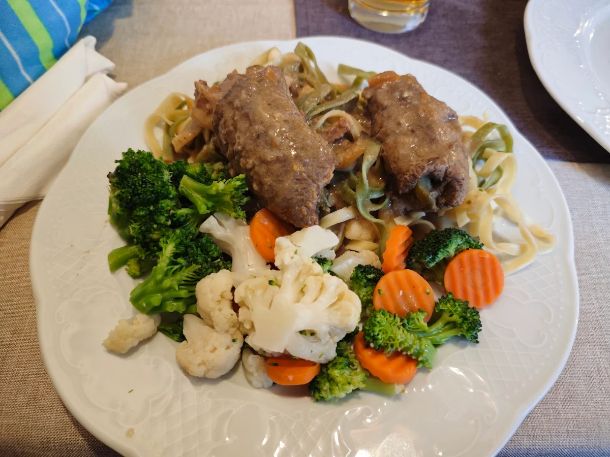 Rindsroladen Mit Nudel