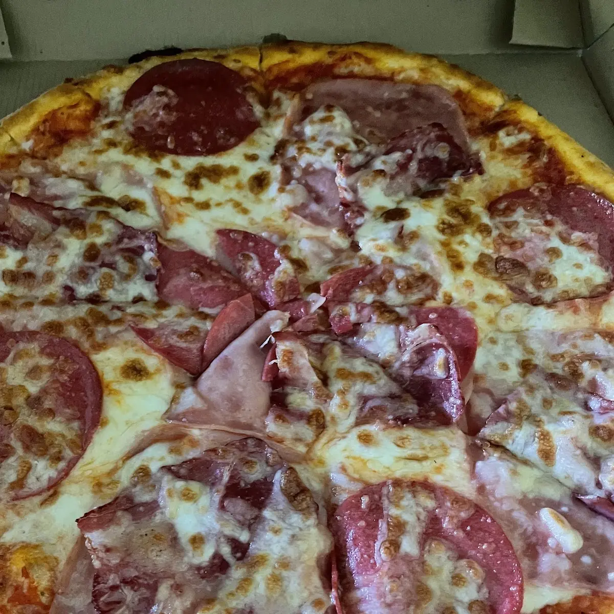 Pizza Salami Schinken