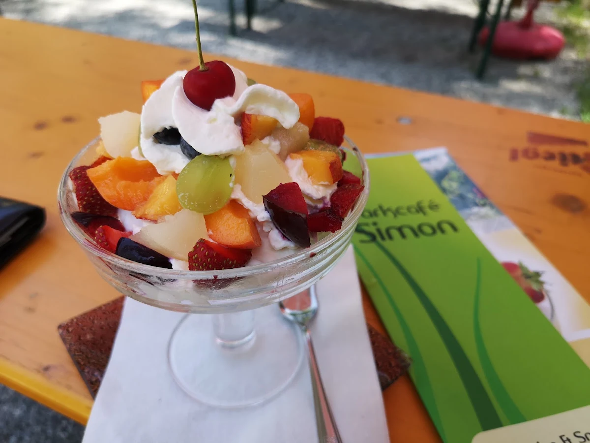 Waldfrüchtebecher