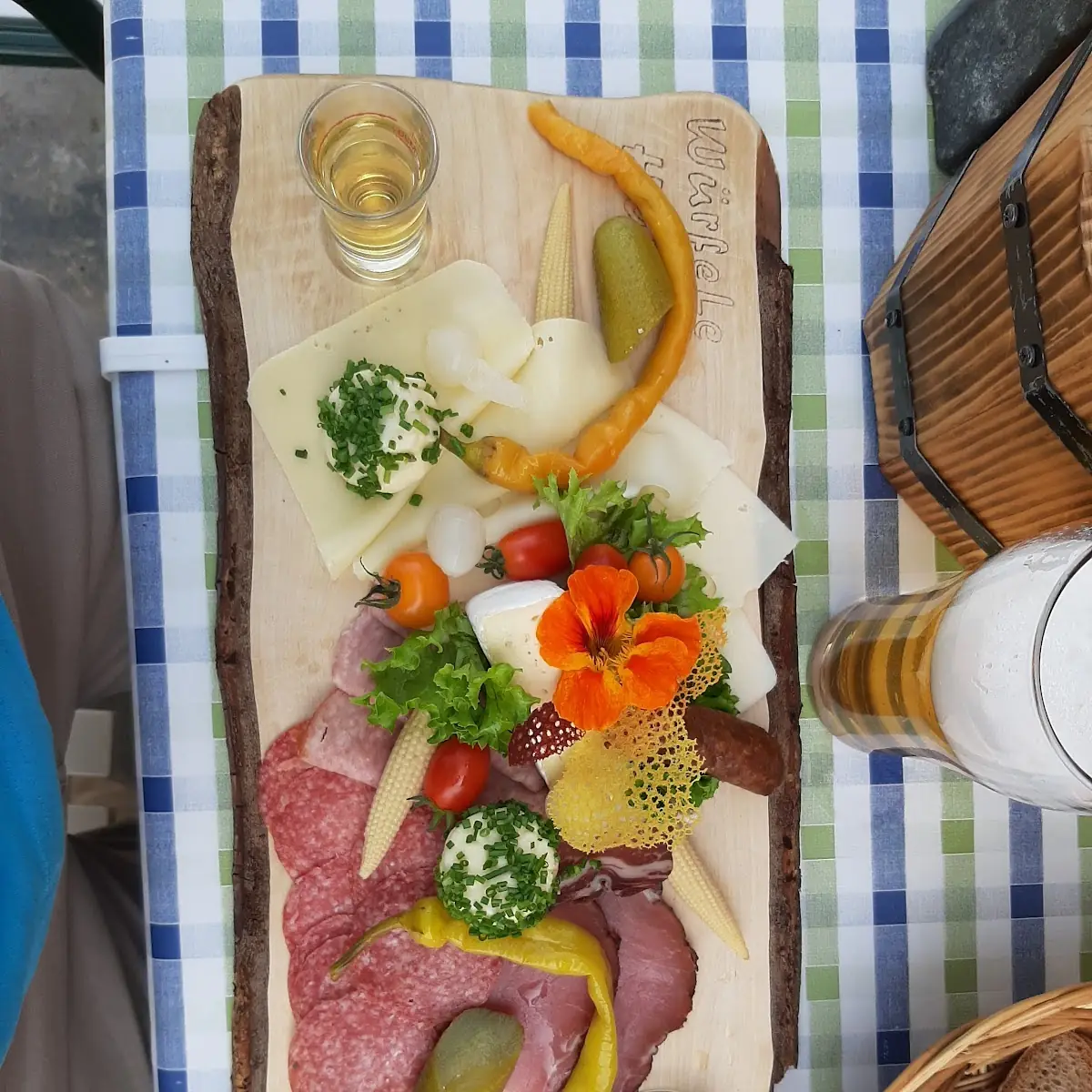 Schickenplatte Mit Schnaps