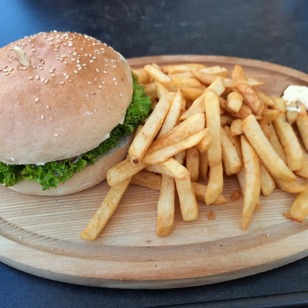 Cheeseburger & Pommes