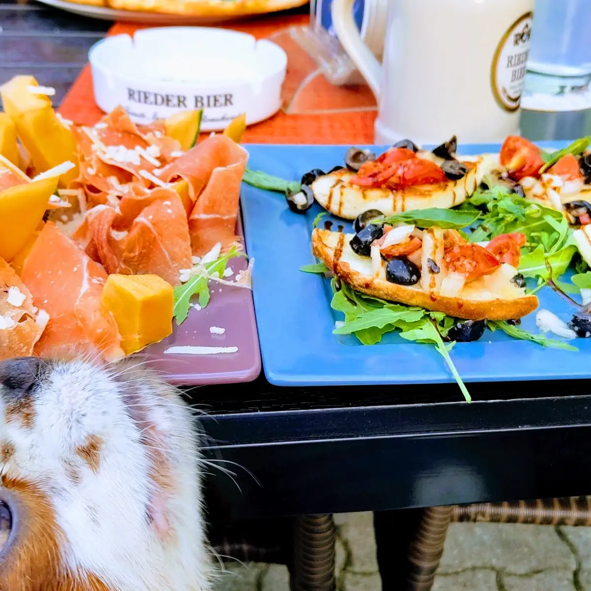 Melone Mit Serano Schinken Und Bruschetta