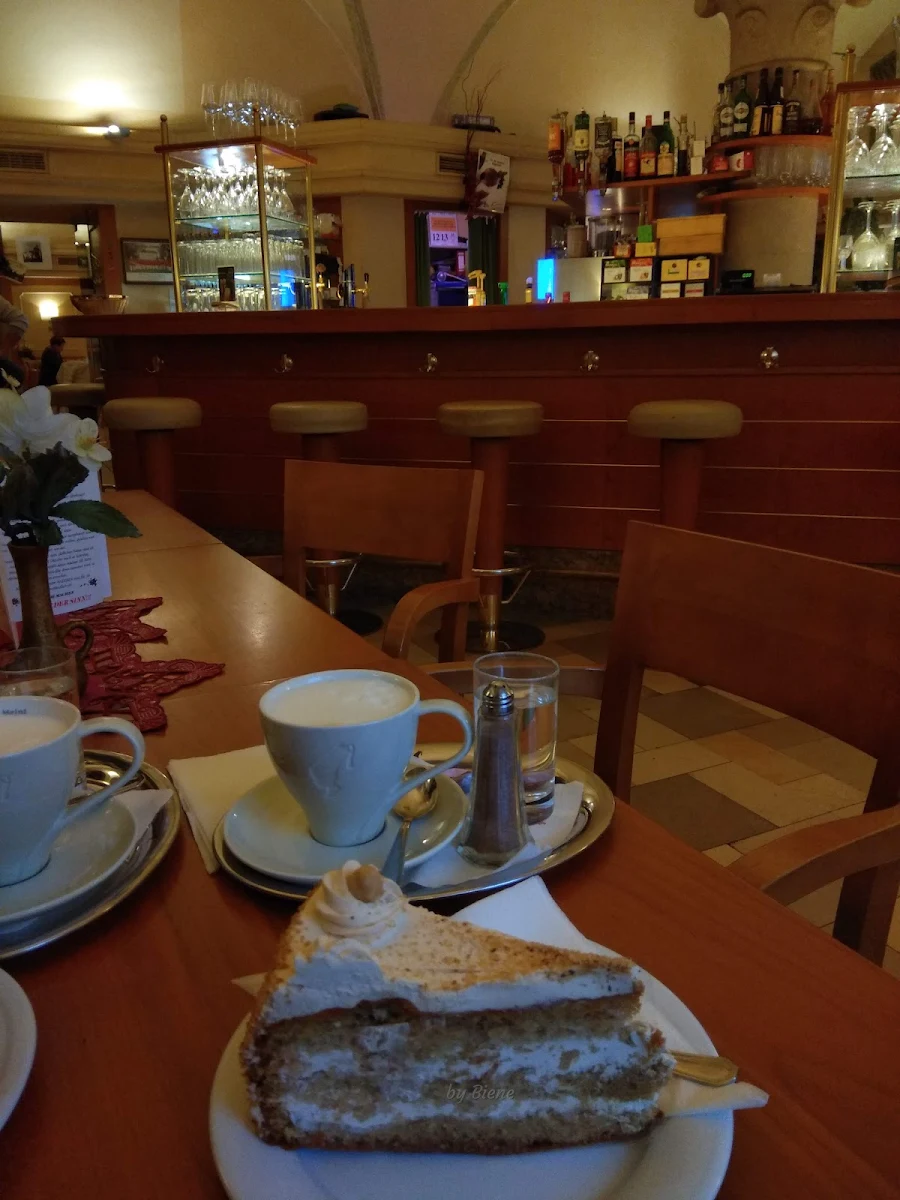Cremige Haselnusstorte Mit Cappuccino