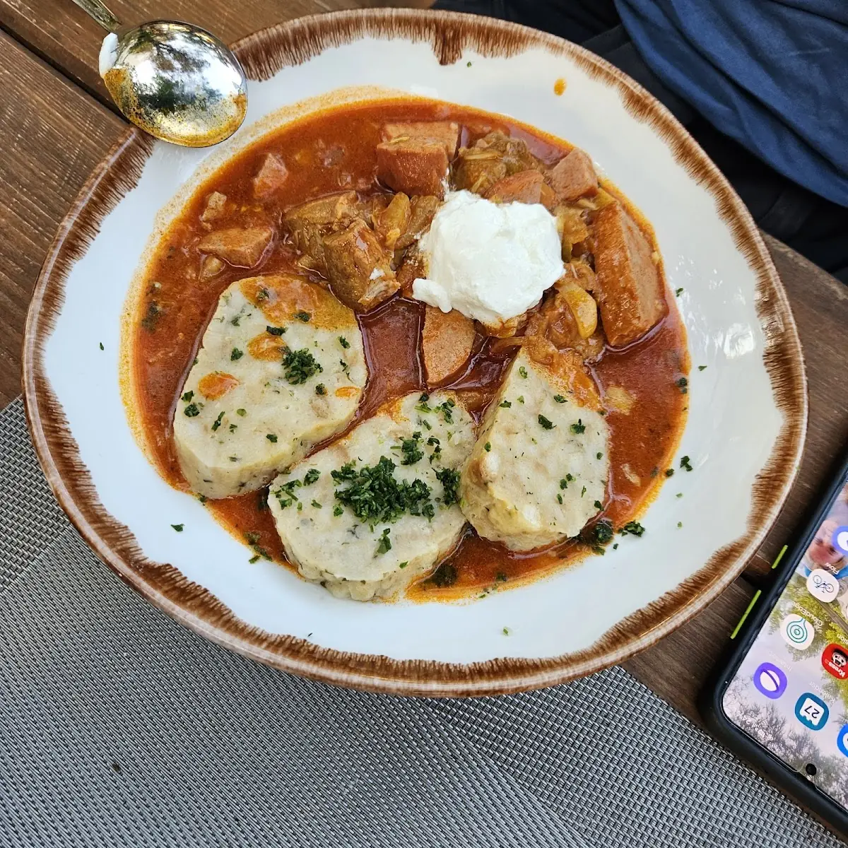 Gulasch Mit Knödel
