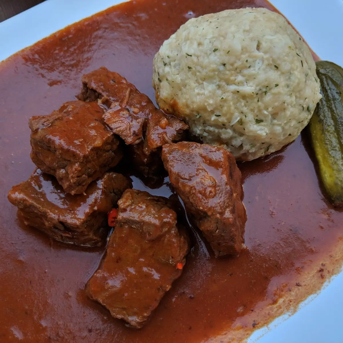 Gulasch Mit Semmelknödel