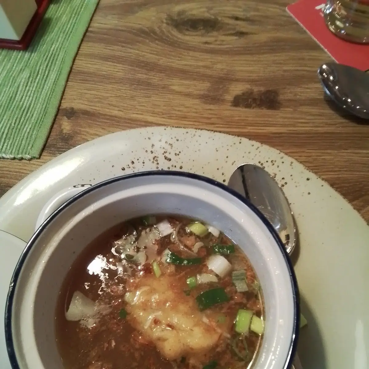 Rindsuppe Mit Käseknödel