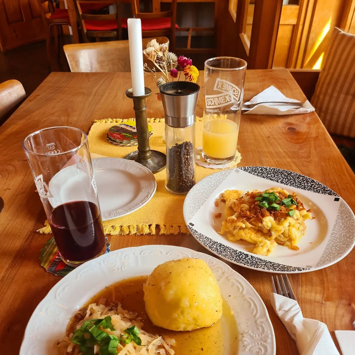 Fleischknödel & Käsespätzle