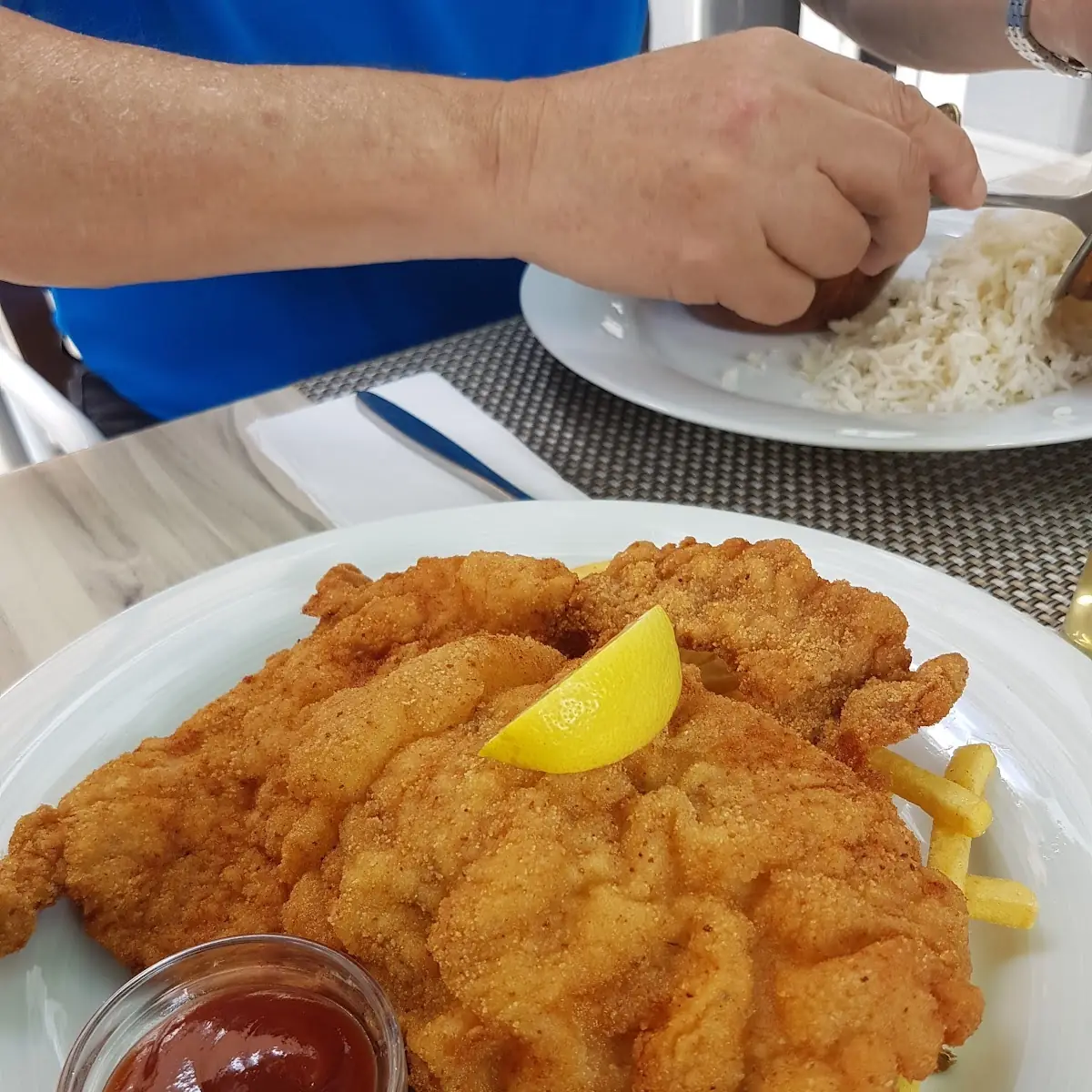 Wiener Schnitzel Mit Pommes