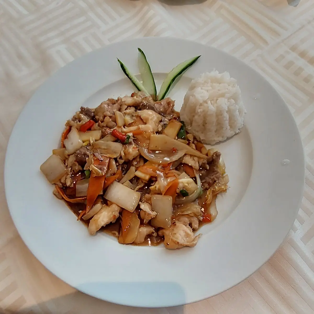 Lindfleisch Mite Swiebel Ne