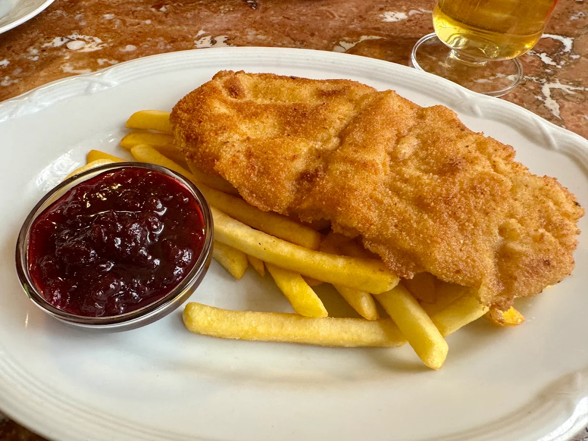 Wiener Schnitzel Vom Schwein Mit Preiselbeeren